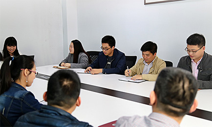 專業(yè)技術(shù)團(tuán)隊(duì)，高效溝通